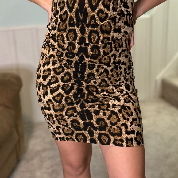 Urban Behavior leopard print short tight dress - Picture 7 of 9